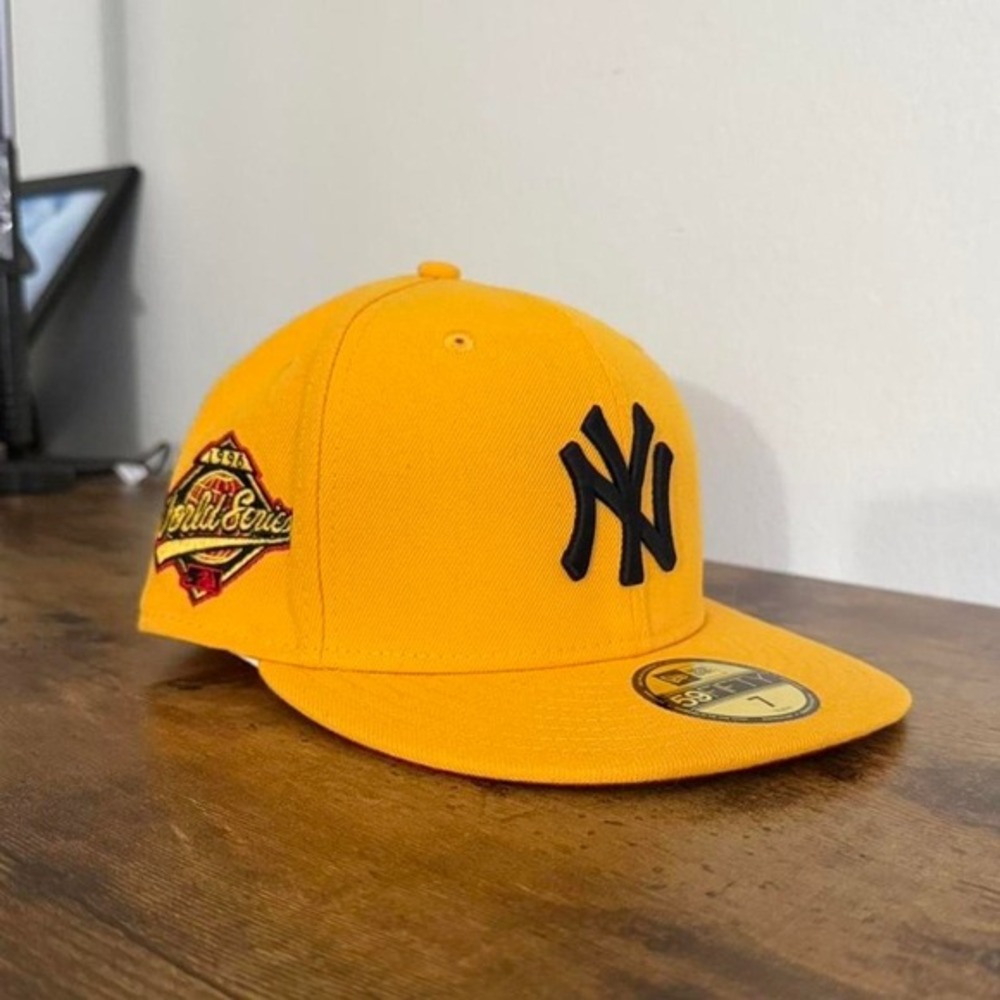 New Era New York Yankees fitted hat in yellow and black 1996 World Series size 7